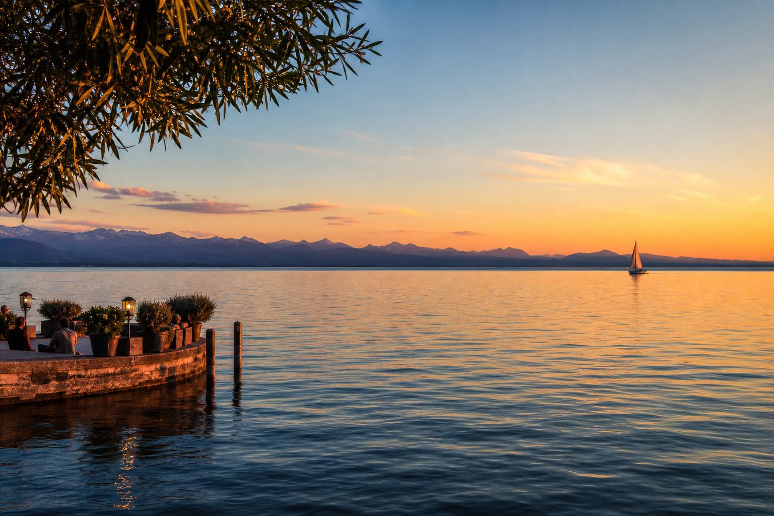 Bodensee mit Alpenpanorama